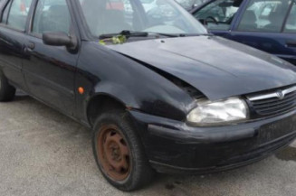 Porte avant gauche MAZDA 121 3