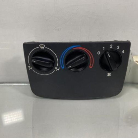 Commande chauffage MAZDA 121 3 Photo n°1