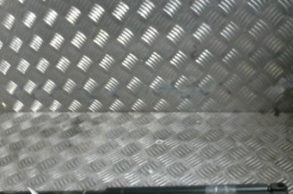 Verin de coffre MAZDA 121 3 Photo n°1
