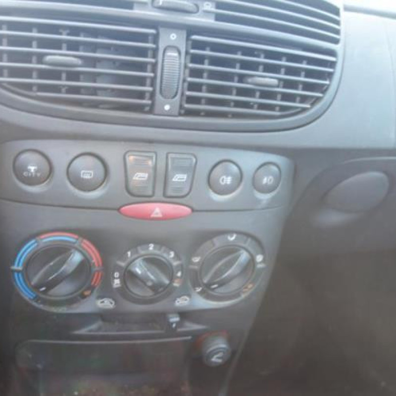 Malle/Hayon arriere FIAT PUNTO 2 Photo n°11