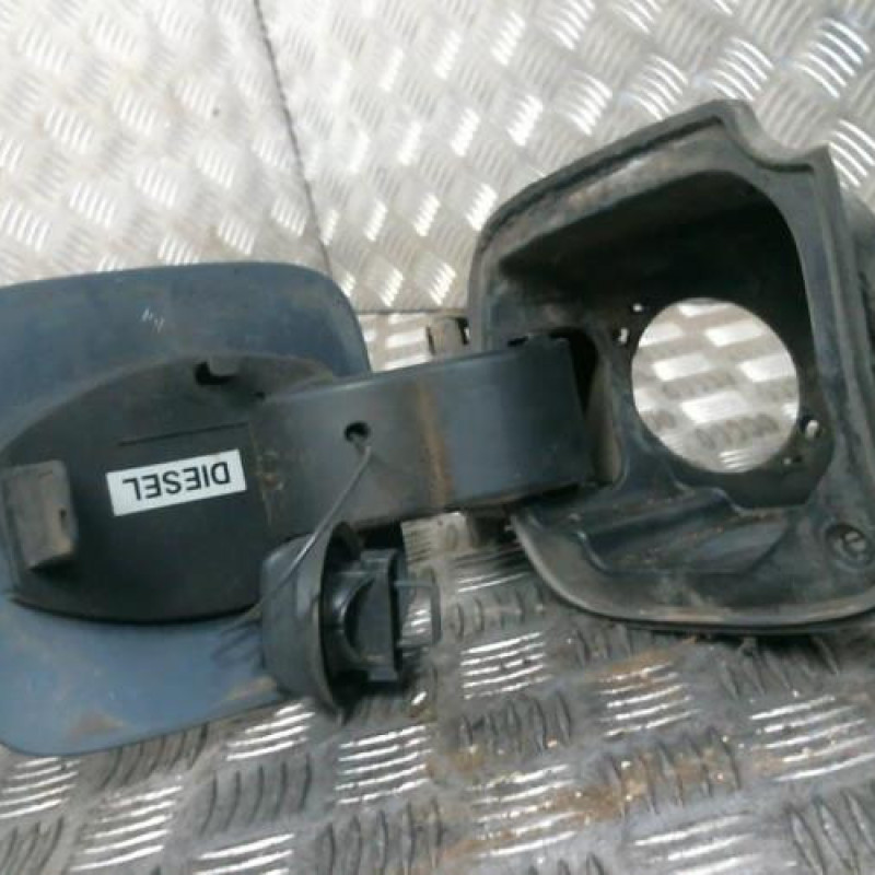Trappe d'essence RENAULT CLIO 3 Photo n°2