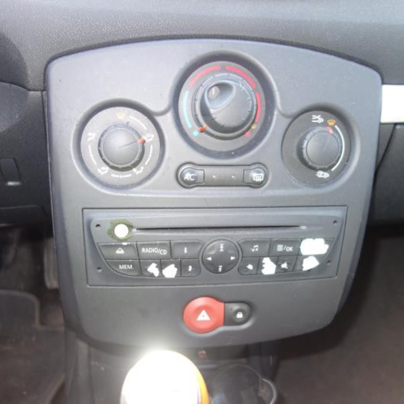 Trappe d'essence RENAULT CLIO 3 Photo n°12
