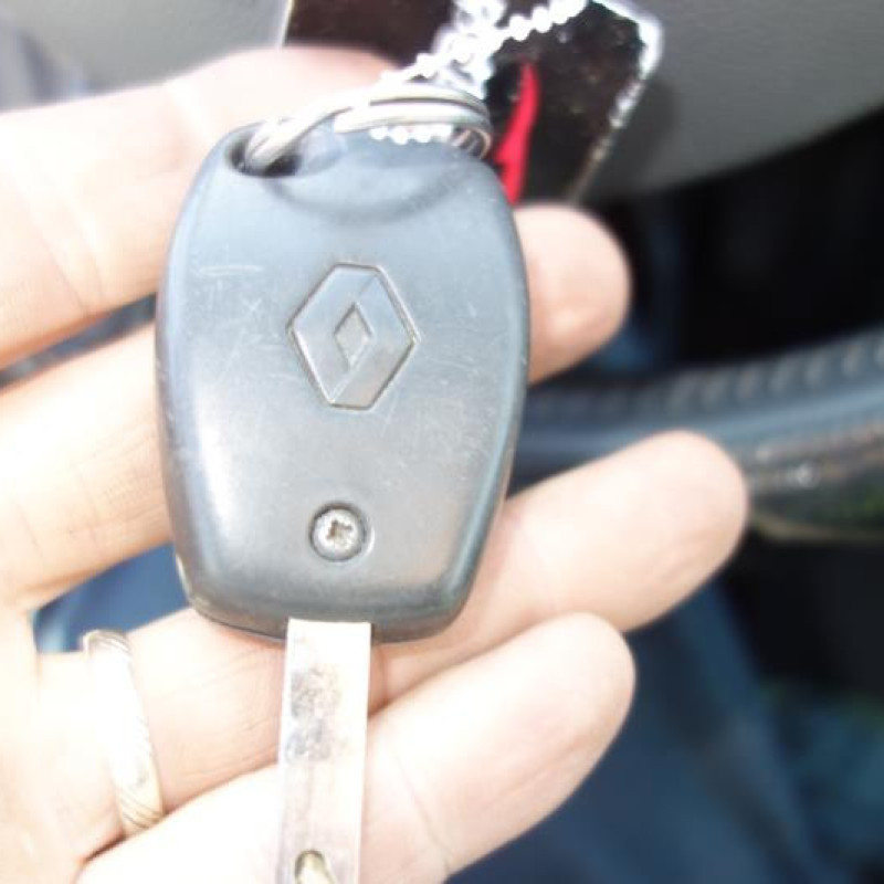 Trappe d'essence RENAULT CLIO 3 Photo n°15