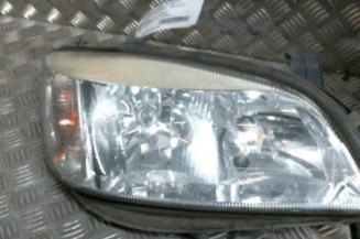 Optique avant principal droit (feux)(phare) OPEL ZAFIRA A Photo n°1