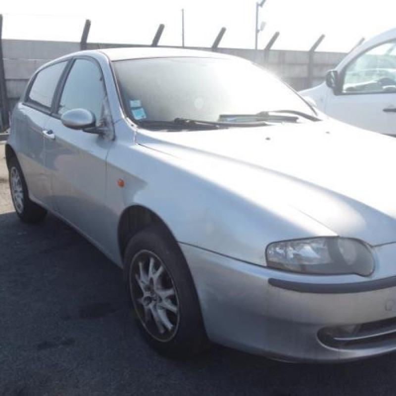 Leve vitre electrique arriere gauche ALFA ROMEO 147 Photo n°4