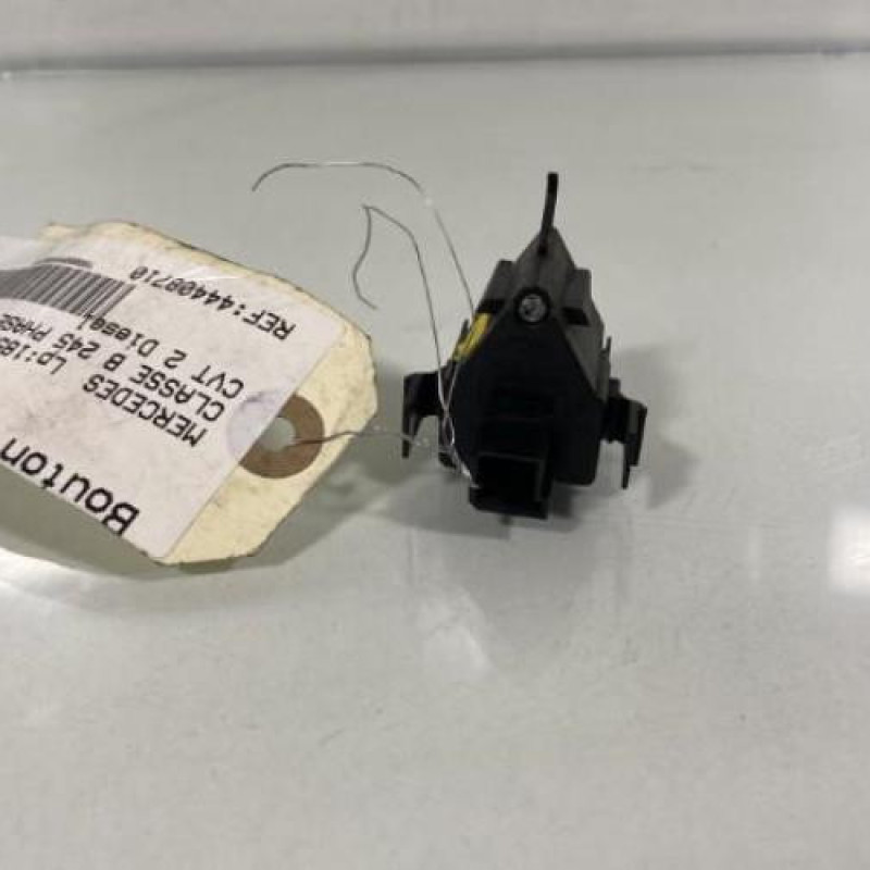 Bouton de warning MERCEDES CLASSE B 245 Photo n°3