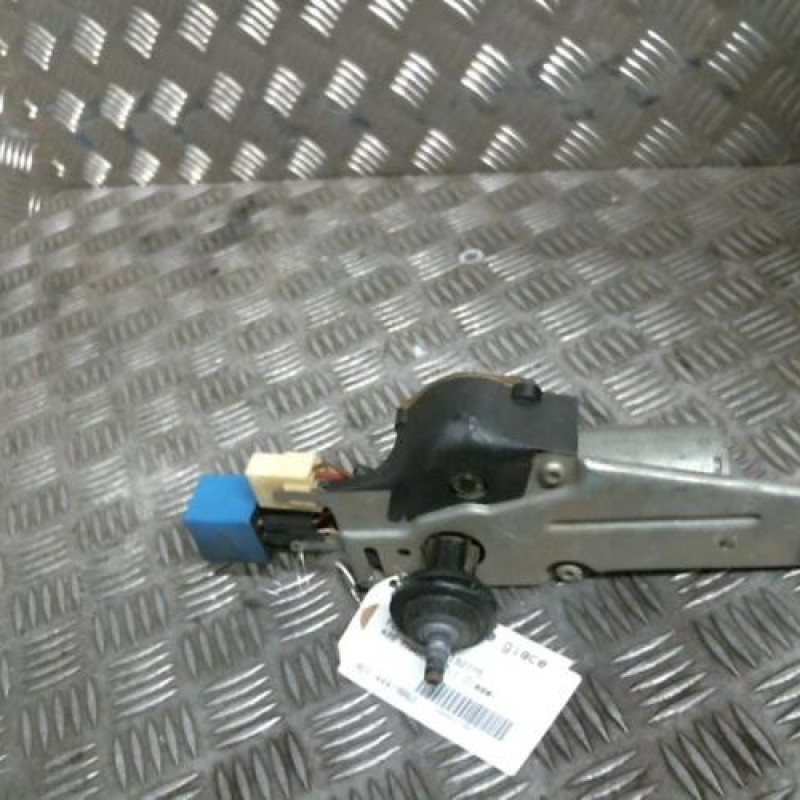 Moteur essuie glace arriere PEUGEOT 406 Photo n°1