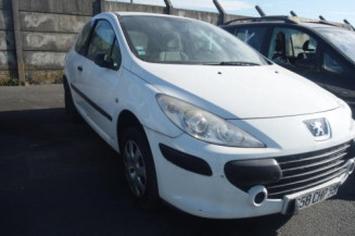 Pretensionneur de ceinture avant gauche PEUGEOT 307