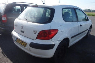 Pretensionneur de ceinture avant gauche PEUGEOT 307