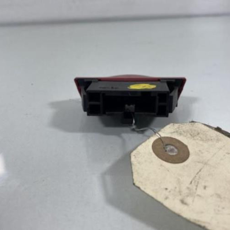 Bouton de warning FIAT STILO Photo n°3