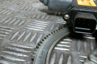 Leve vitre electrique avant droit OPEL CORSA B