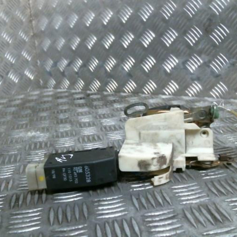 Serrure avant droit OPEL CORSA B Photo n°2