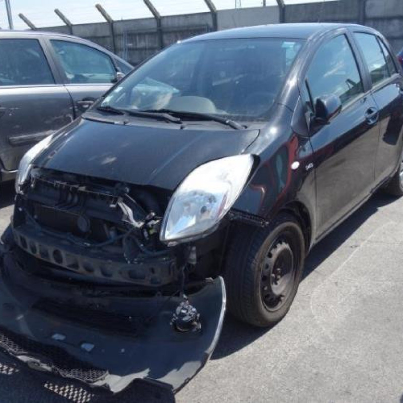 Verin de coffre TOYOTA YARIS 2 Photo n°2