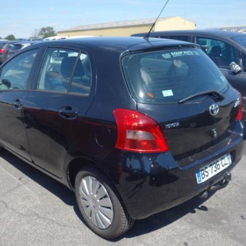 Verin de coffre TOYOTA YARIS 2 Photo n°5