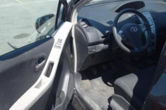 Verin de coffre TOYOTA YARIS 2