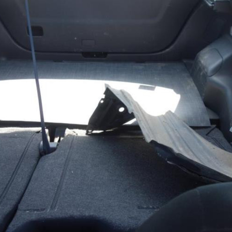 Verin de coffre TOYOTA YARIS 2 Photo n°9