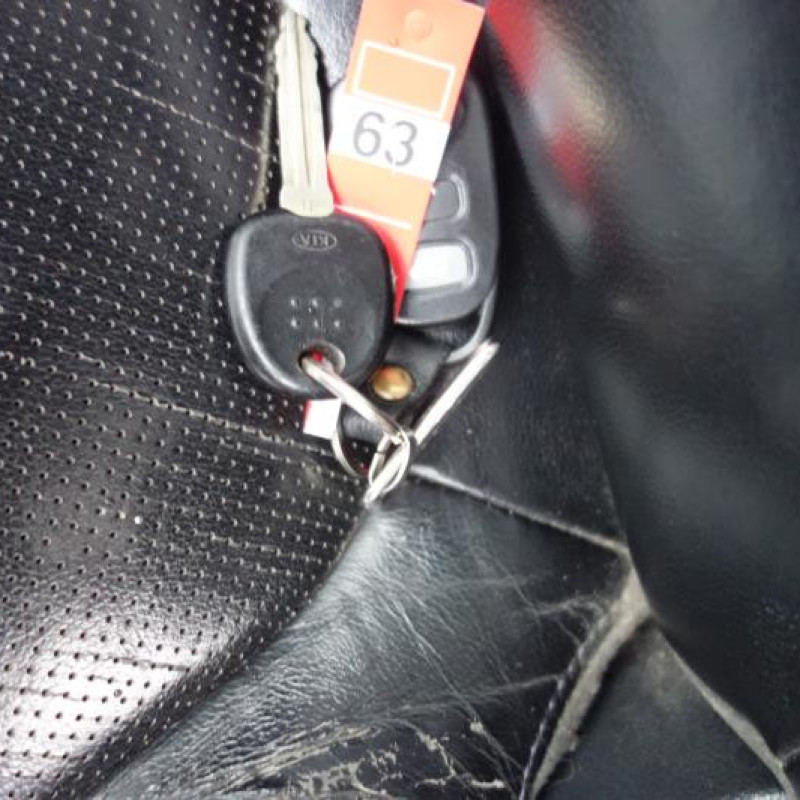 Pretensionneur de ceinture avant droit KIA CARENS 3 Photo n°13