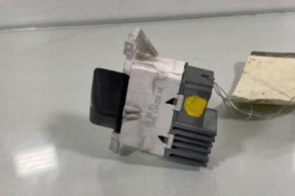 Bouton de warning FORD FOCUS 1