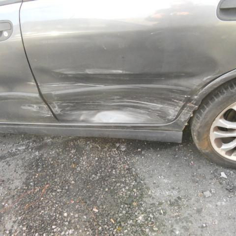 Serrure avant gauche VOLVO V 40 1 Photo n°8