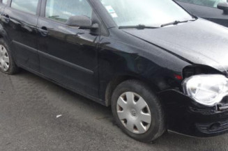 Pretensionneur de ceinture avant droit VOLKSWAGEN POLO 4