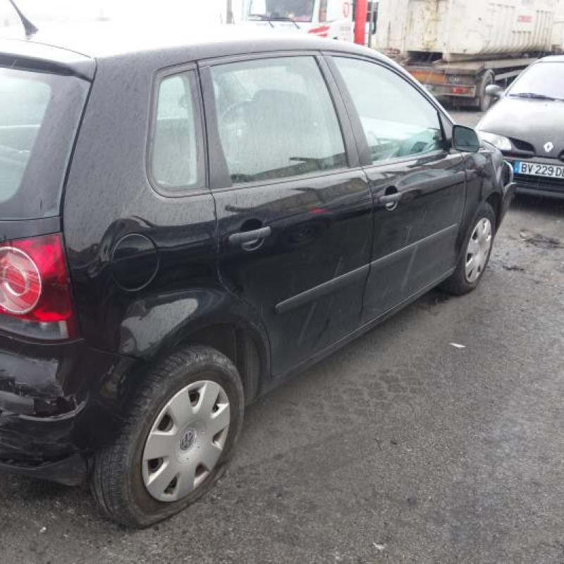 Pretensionneur de ceinture avant droit VOLKSWAGEN POLO 4 Photo n°5