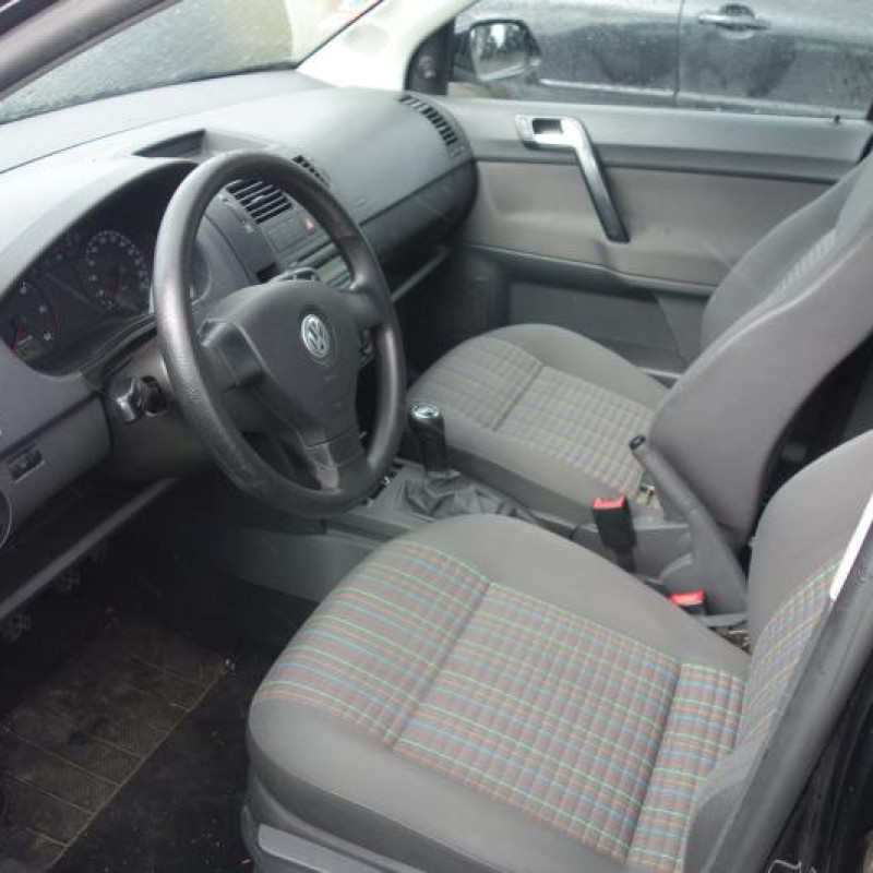 Pretensionneur de ceinture avant droit VOLKSWAGEN POLO 4 Photo n°8