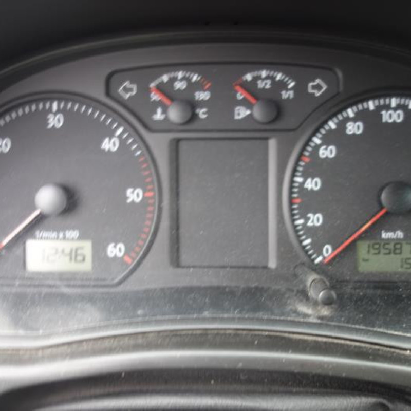 Pretensionneur de ceinture avant droit VOLKSWAGEN POLO 4 Photo n°13