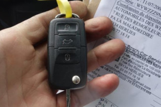 Pretensionneur de ceinture avant droit VOLKSWAGEN POLO 4