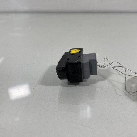 Interrupteur de leve vitre avant droit VOLKSWAGEN POLO 4