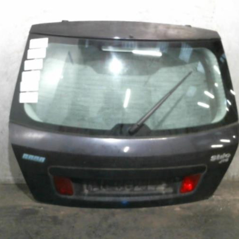 Malle/Hayon arriere FIAT STILO Photo n°1