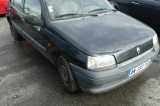 Charniere de capot RENAULT CLIO 1