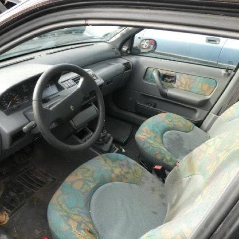 Charniere de capot RENAULT CLIO 1 Photo n°6