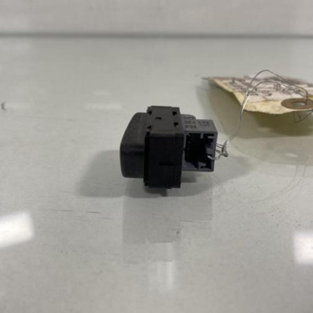 Interrupteur de leve vitre avant droit VOLKSWAGEN POLO 4