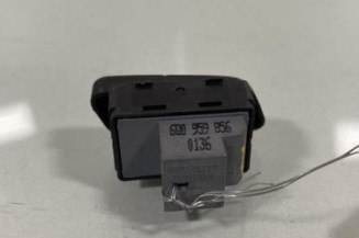 Interrupteur de leve vitre avant droit VOLKSWAGEN POLO 4