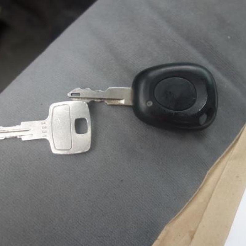 Ceinture avant droit RENAULT SAFRANE Photo n°15