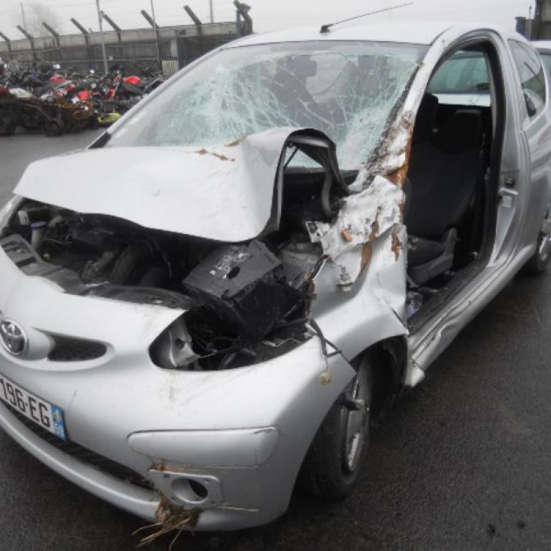 Amortisseur avant droit TOYOTA AYGO 1 Photo n°1