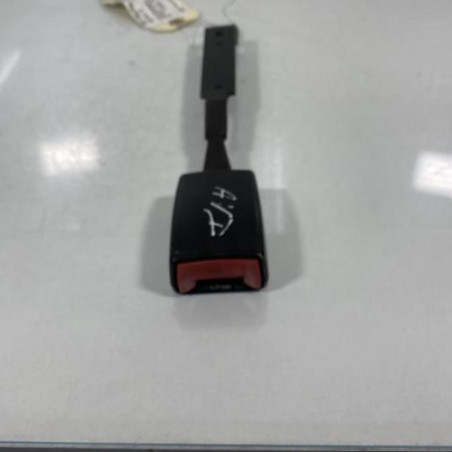Attache ceinture avant droit VOLKSWAGEN CADDY 3 Photo n°1