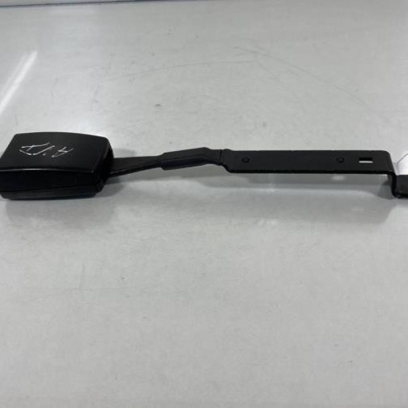 Attache ceinture avant droit VOLKSWAGEN CADDY 3 Photo n°2