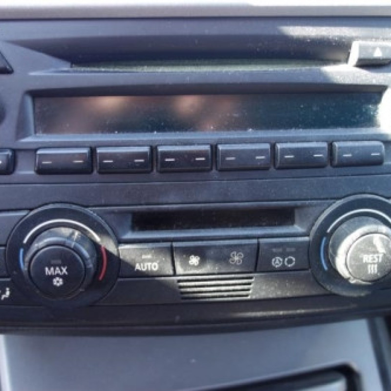 Attache ceinture arriere droit BMW SERIE 1 E87 Photo n°11