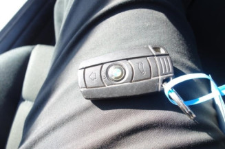 Attache ceinture arriere droit BMW SERIE 1 E87