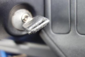 Verin de coffre PEUGEOT 106