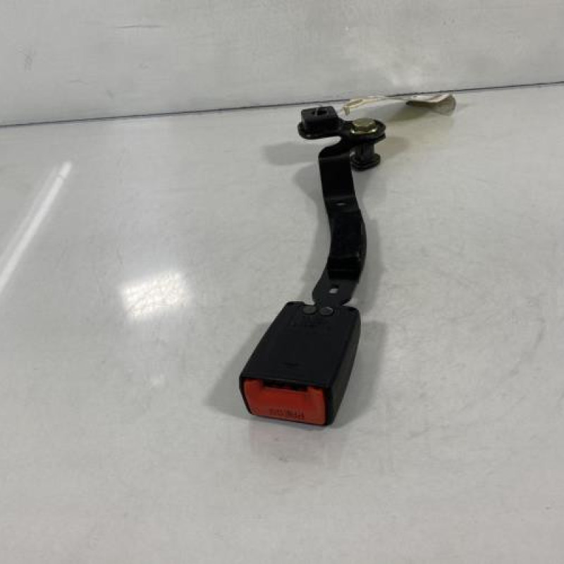 Attache ceinture avant droit SKODA OCTAVIA 1 Photo n°1
