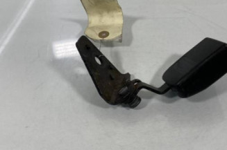 Attache ceinture arriere droit PEUGEOT 407
