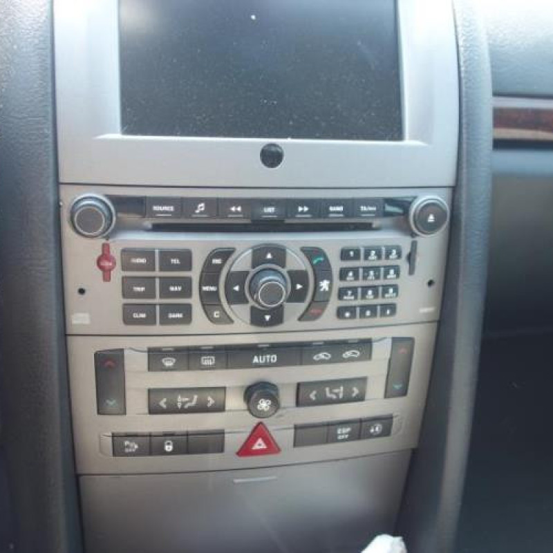 Attache ceinture arriere droit PEUGEOT 407 Photo n°13