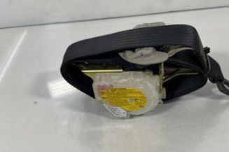 Pretensionneur de ceinture avant gauche TOYOTA COROLLA VERSO 2
