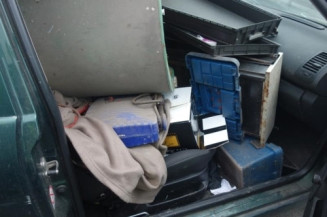 Serrure avant droit VOLKSWAGEN POLO 3