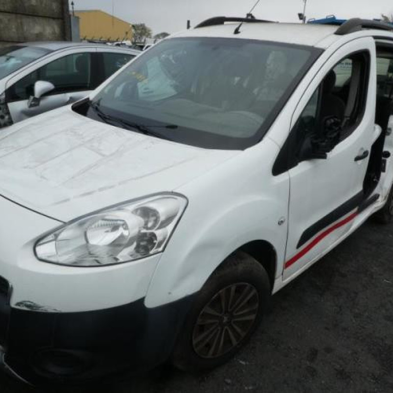 Attache ceinture avant droit PEUGEOT PARTNER 2 Photo n°4