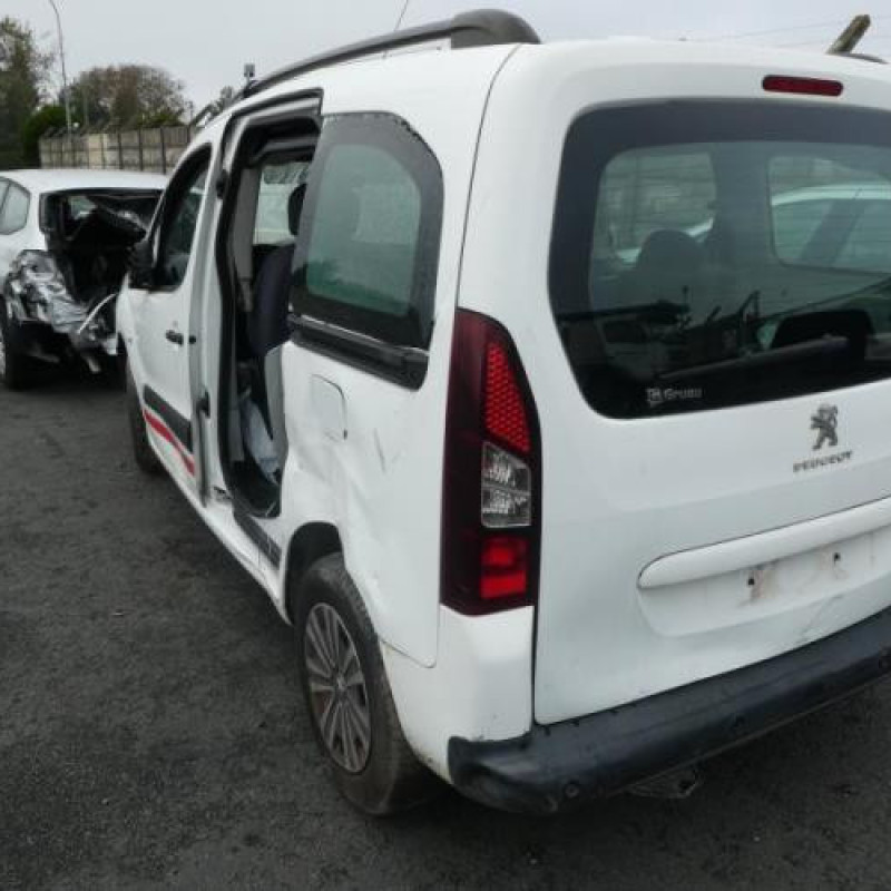 Attache ceinture avant droit PEUGEOT PARTNER 2 Photo n°7