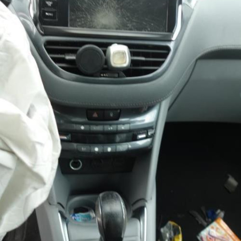 Verin de coffre PEUGEOT 208 1 Photo n°8
