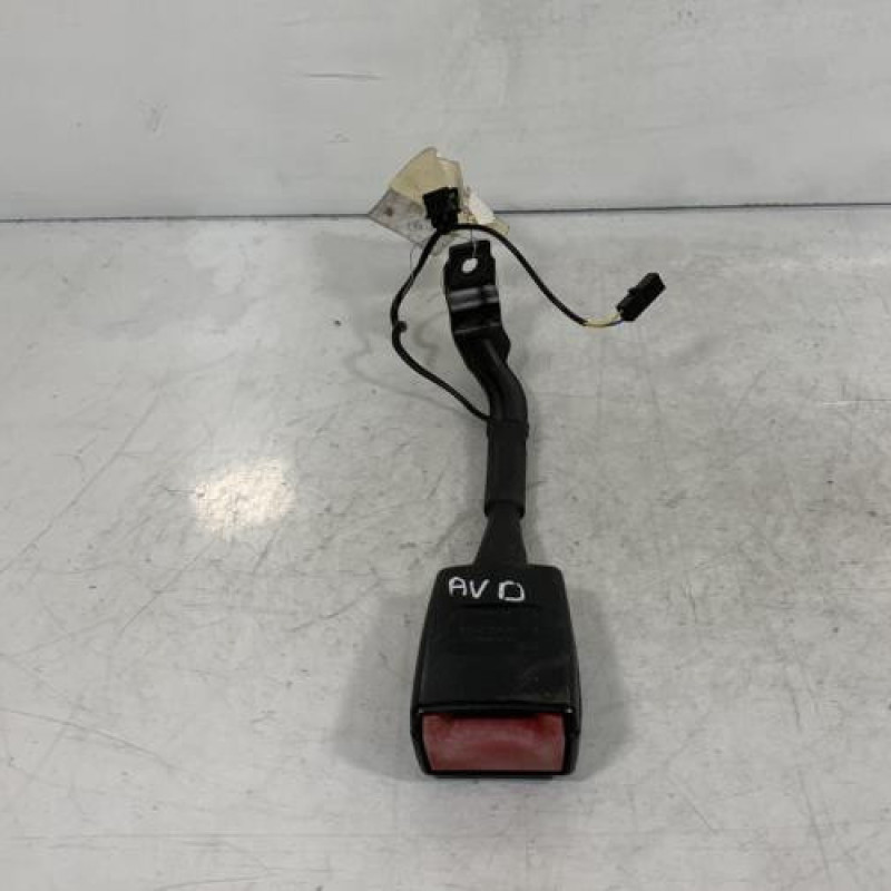 Attache ceinture avant droit VOLKSWAGEN GOLF 5 Photo n°1